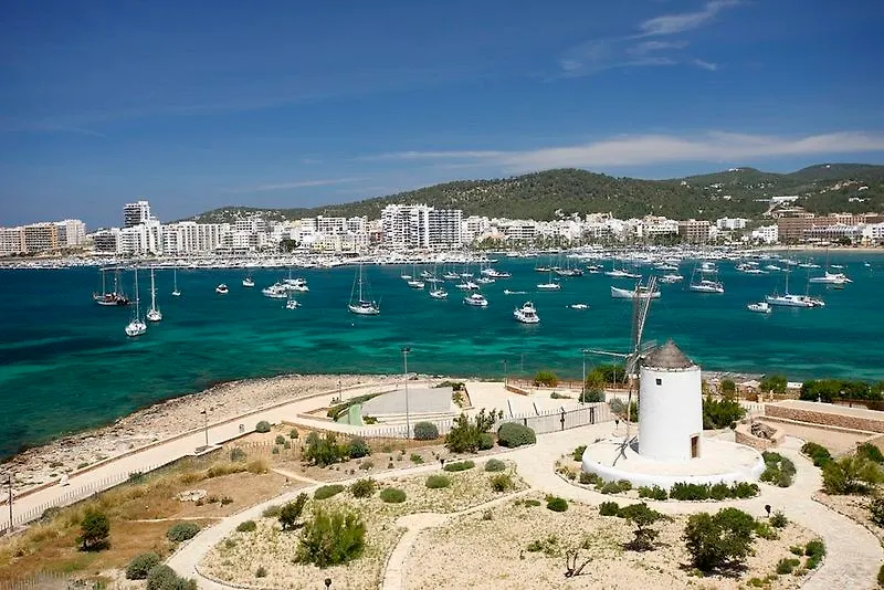 Amistat Island Hostel Ibiza - Albergue Juvenil 聖安東尼奧